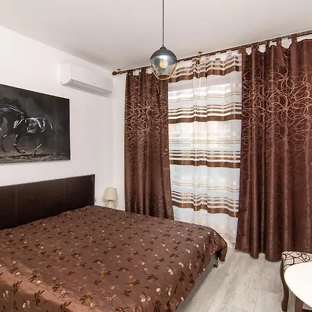 Apartment La Flat 9 Parking And Access Golden Sands