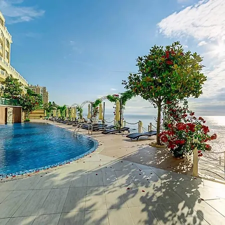 La Flat 9 Parking And Access Golden Sands
