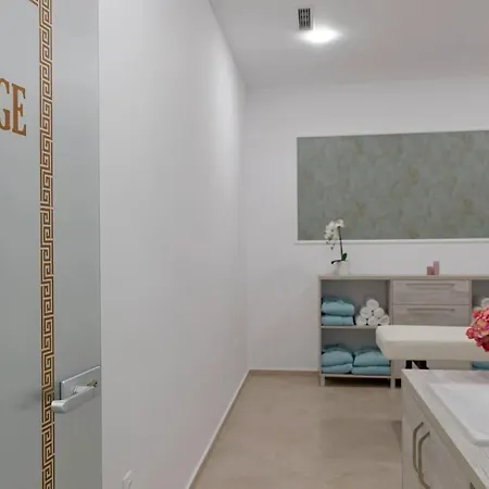 La Flat 9 Parking And Access Apartment