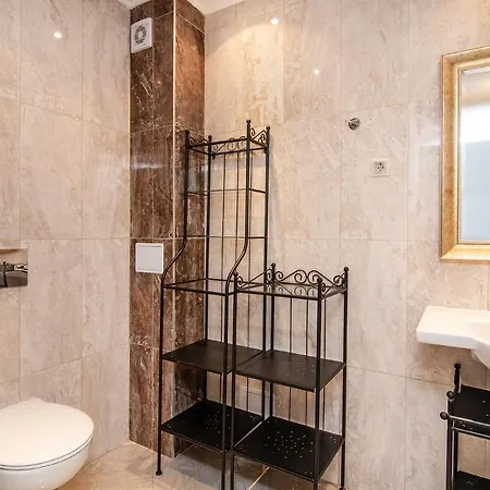 La Flat 9 Parking And Access Sables d'or